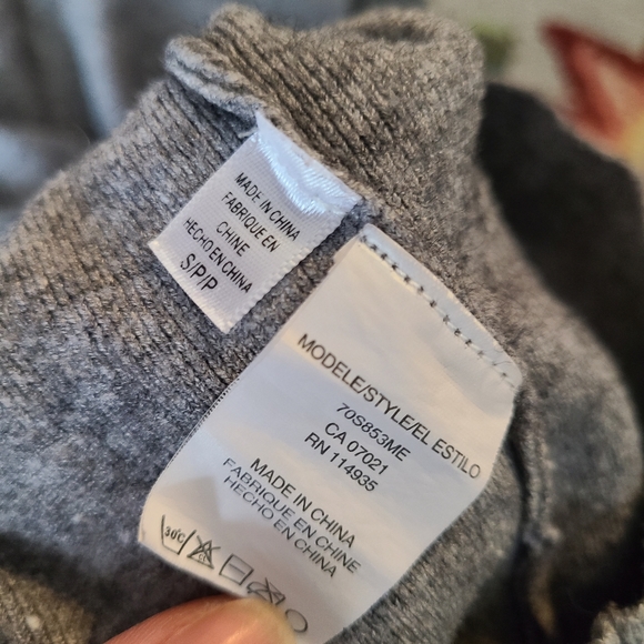 Seven sisters gray sweater - Picture 4 of 4
